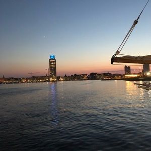 Meet your Posher, Julia